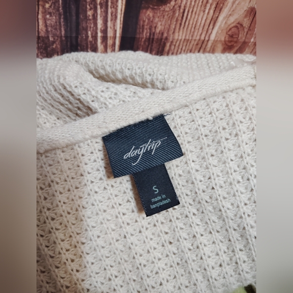 Daytrip Women's Light Cream Open-Front Cardigan Size Small! - Picture 3 of 3